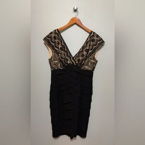 Adrianna Papell Elegant Black & Cream Lace Sleeveless Evening Dress LIKE NEW